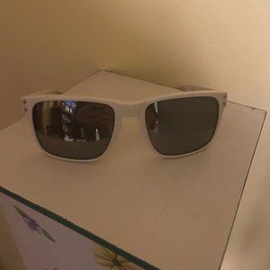 Oakleys - Holbrook - WHITE